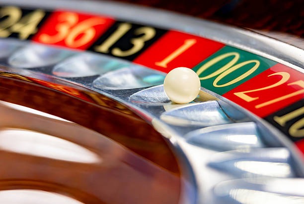 Mobile app interface showing Pretty Gaming table selection and deposit options